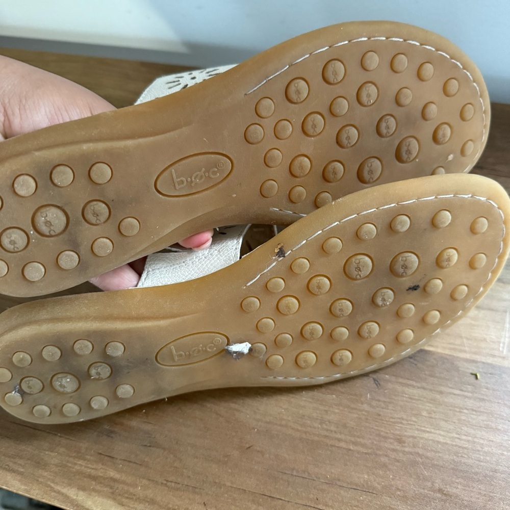 b.o.c. Women's White Sandals 7 - Picture 7 of 7